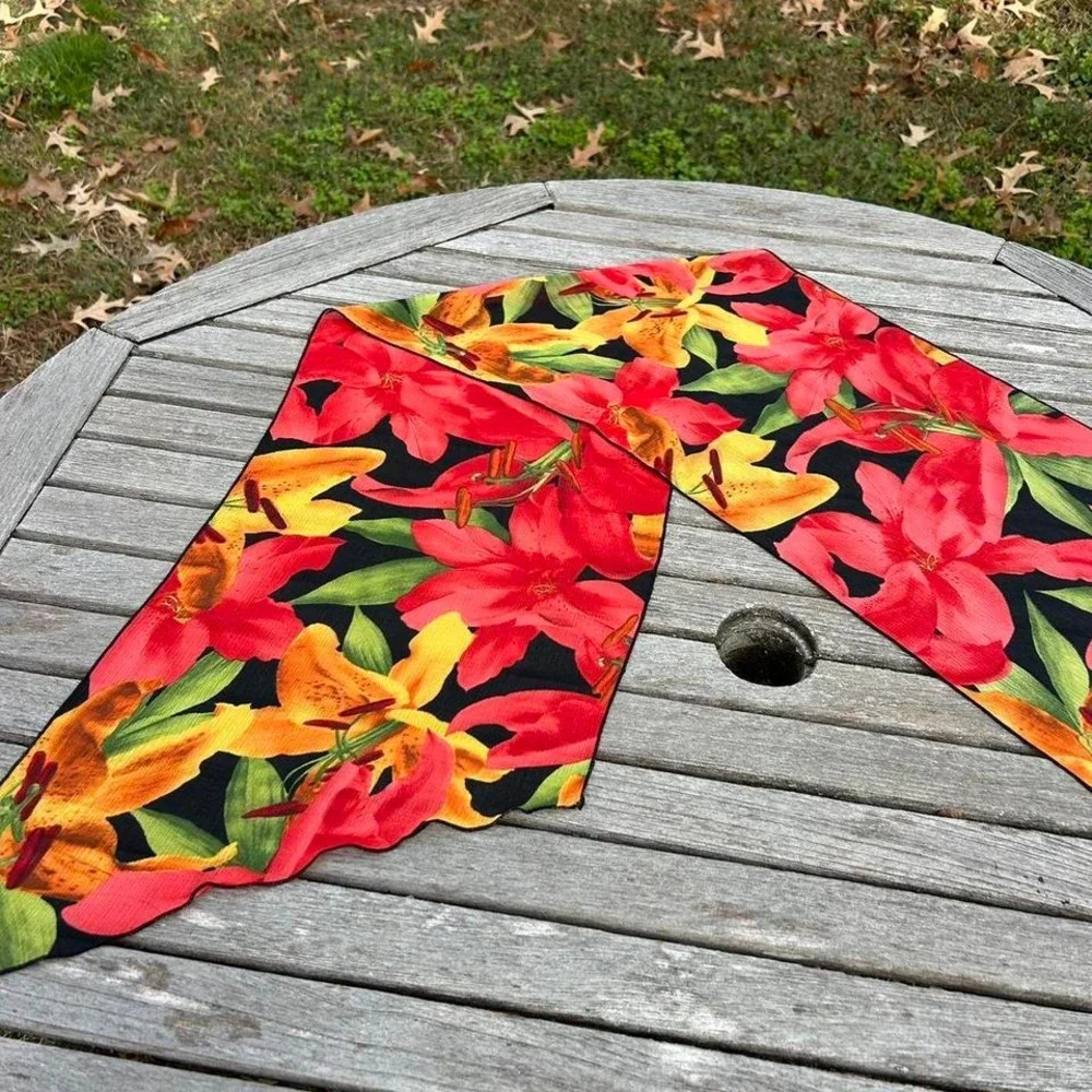 Vintage black, orange, and‎ red Lilly scaRf